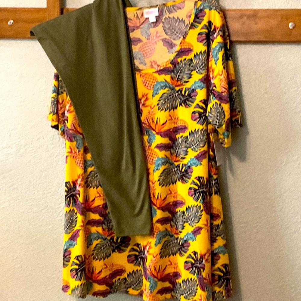 2XL - Lularoe Perfect T outfit with Legging